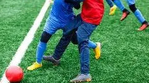 2025年WTA长沙望城赛季首站启幕，国内外网球精英红土赛场激烈角逐